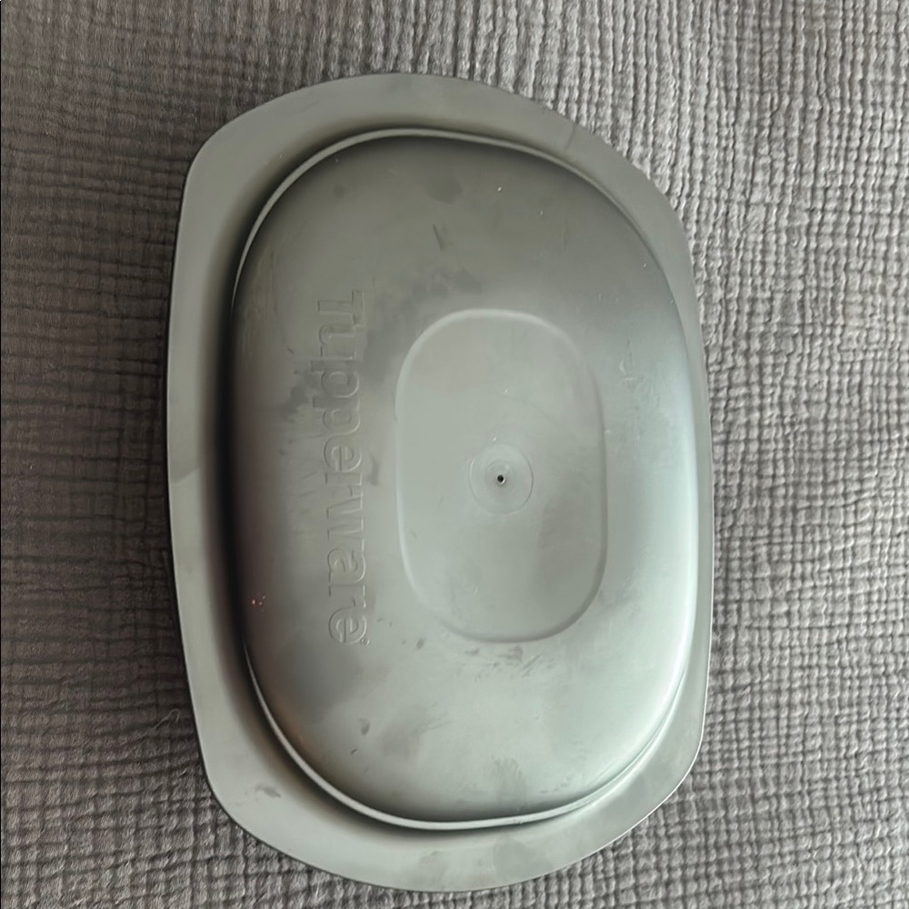 Tupperware Ultra Pro 2.1 Qt baking dish with lid